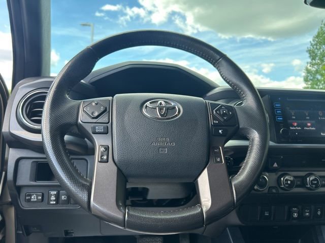 Used 2018 Toyota Tacoma TRD Sport AWD/4WD image 28