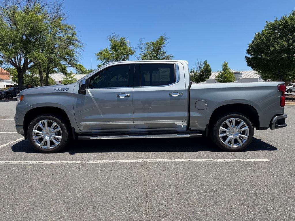 Used 2026 Chevrolet Silverado 1500 High Country w/ Technology Package AWD/4WD image 5
