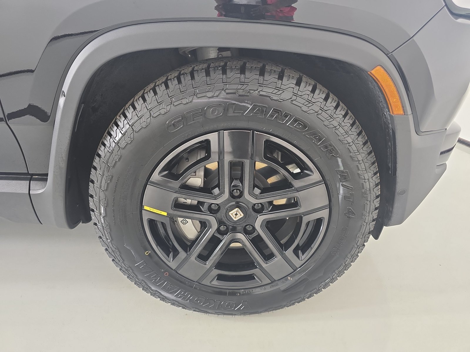 Used 2024 Rivian R1T Adventure Dual AWD/4WD image 11