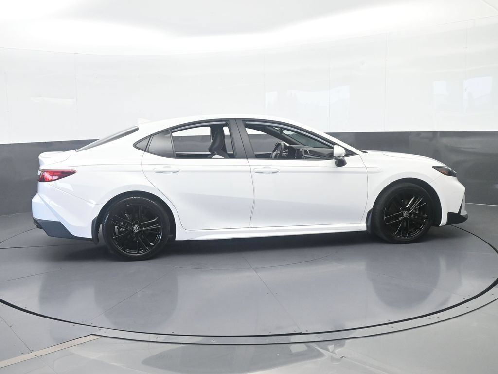 Used 2026 Toyota Camry SE FWD image 7