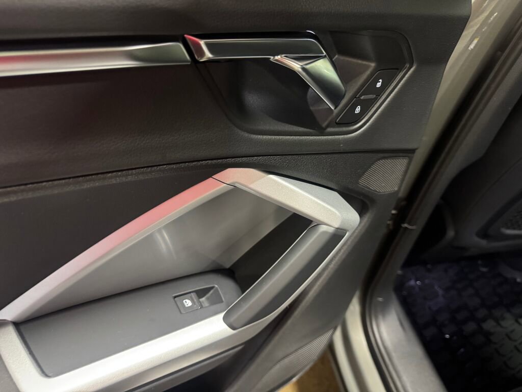 Used 2021 Audi Q3 2.0T Premium w/ Convenience Package image 14