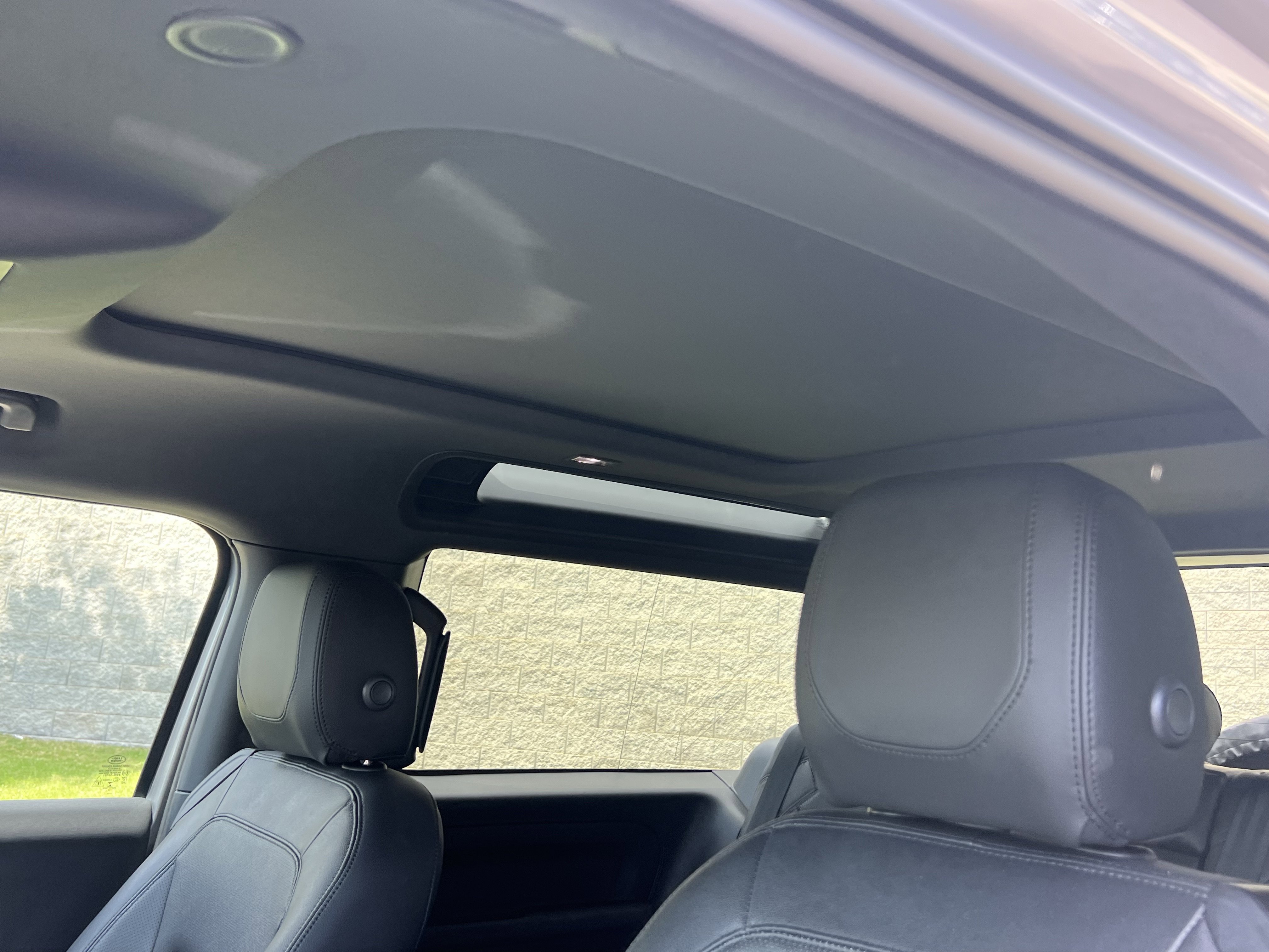 Certified 2023 Land Rover Defender 90 SE image 20