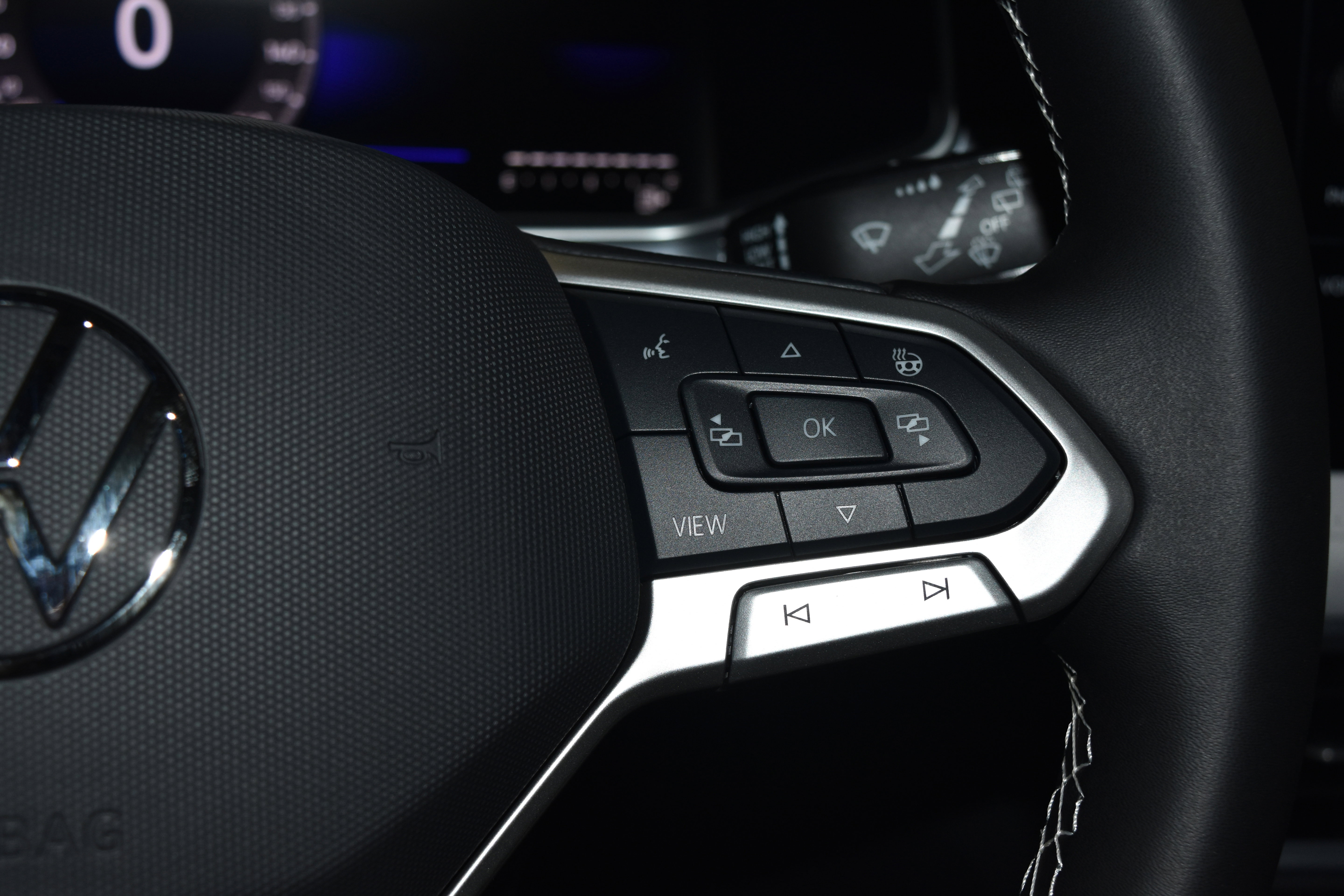 New 2025 Volkswagen Taos SE image 7