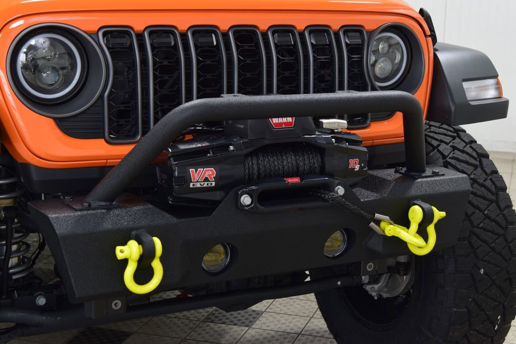 Used 2025 Jeep Wrangler Sport AWD/4WD image 11