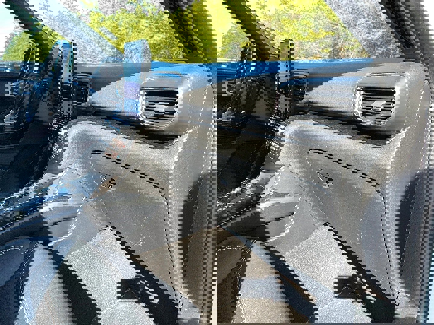 Used 2021 Ford Explorer ST w/ Equipment Group 401A AWD/4WD image 24