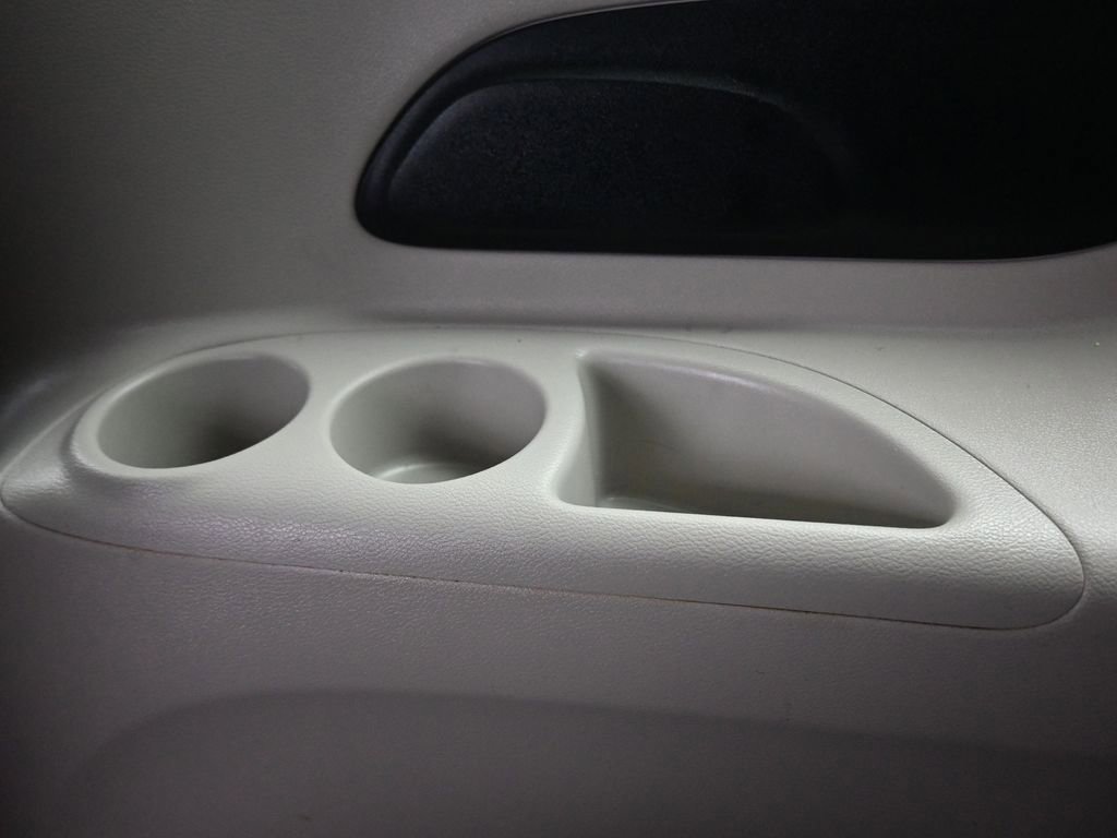 Used 2023 Chrysler Voyager LX image 42