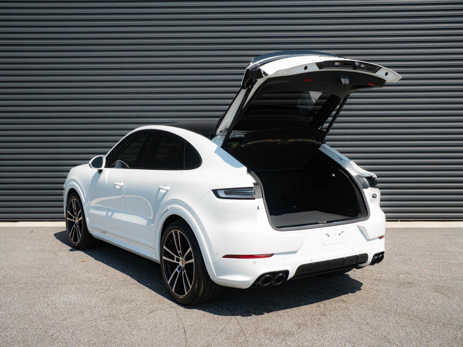 Used 2026 Porsche Cayenne GTS AWD/4WD image 33