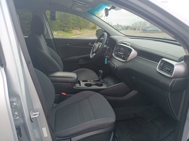 Used 2017 Kia Sorento AWD image 14