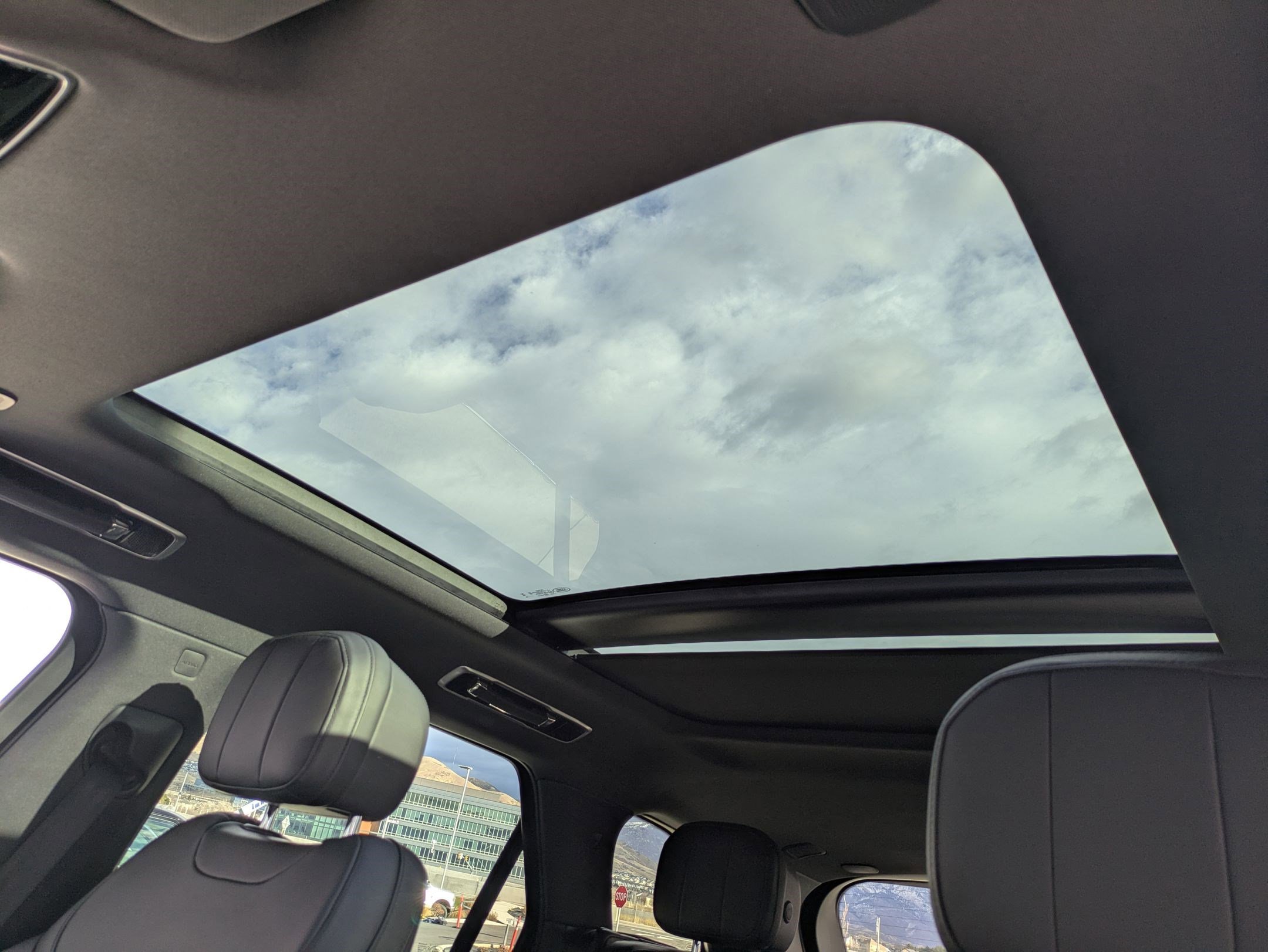 Used 2024 Land Rover Range Rover Sport Dynamic SE image 23