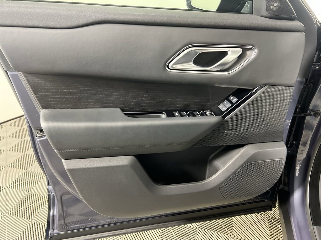 Used 2024 Land Rover Range Rover Velar Dynamic HSE image 24