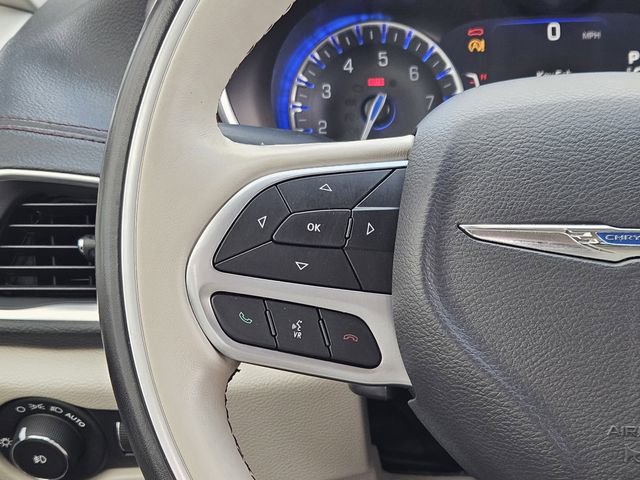 Used 2020 Chrysler Pacifica Limited image 28