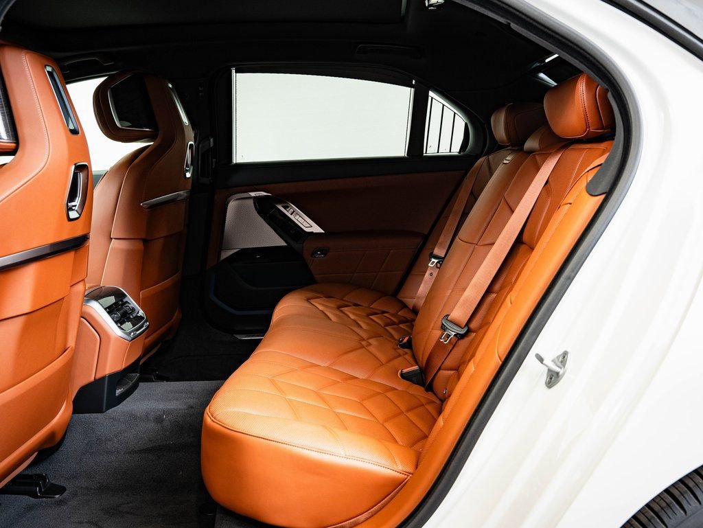 New 2026 BMW 740i xDrive w/ Executive Package image 33