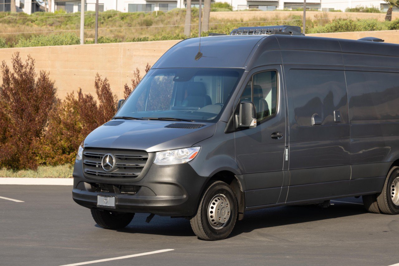 Used 2021 Mercedes-Benz Sprinter 4500 w/ Parking Package image 21