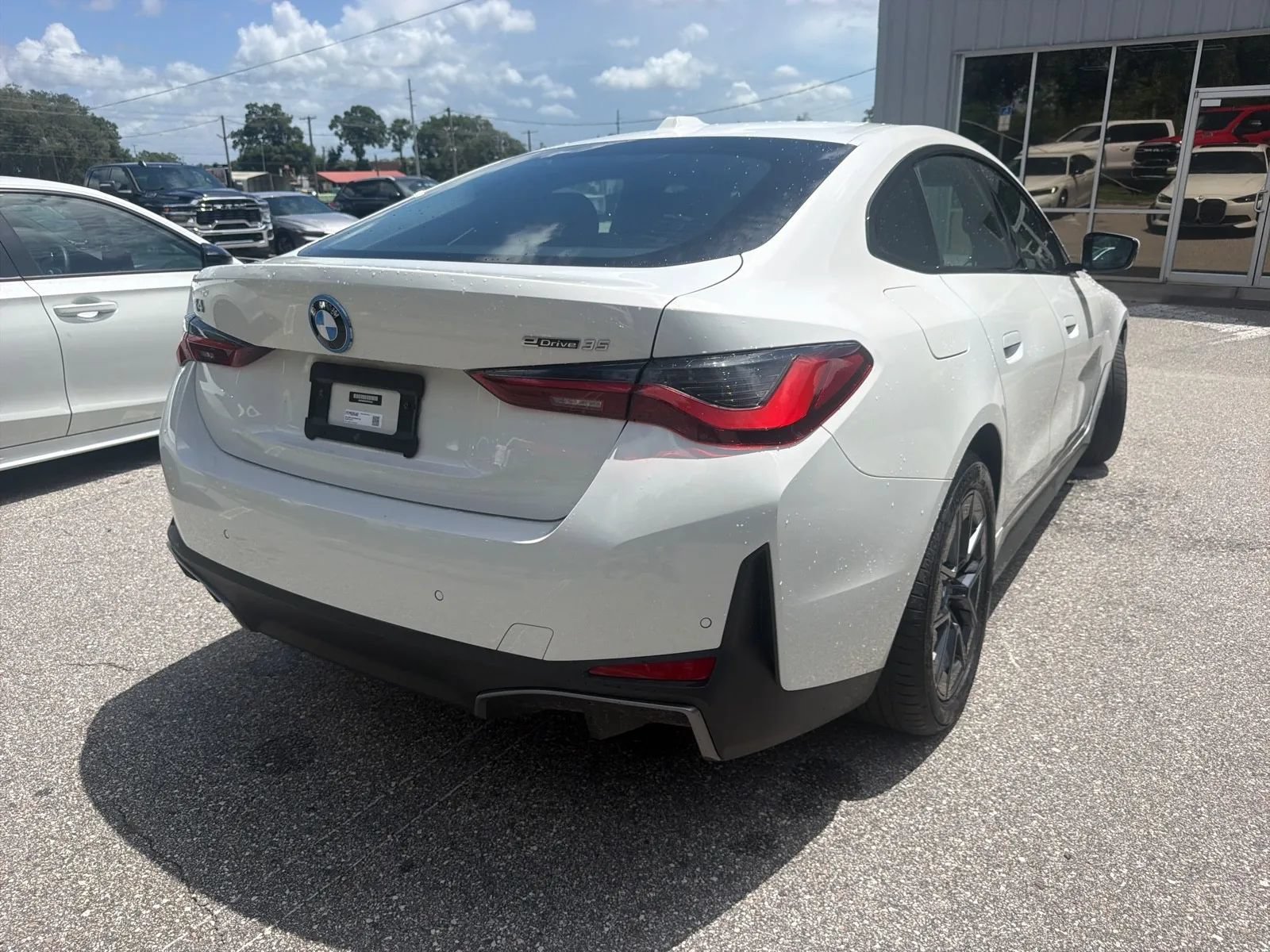 Used 2023 BMW i4 eDrive35 RWD image 7