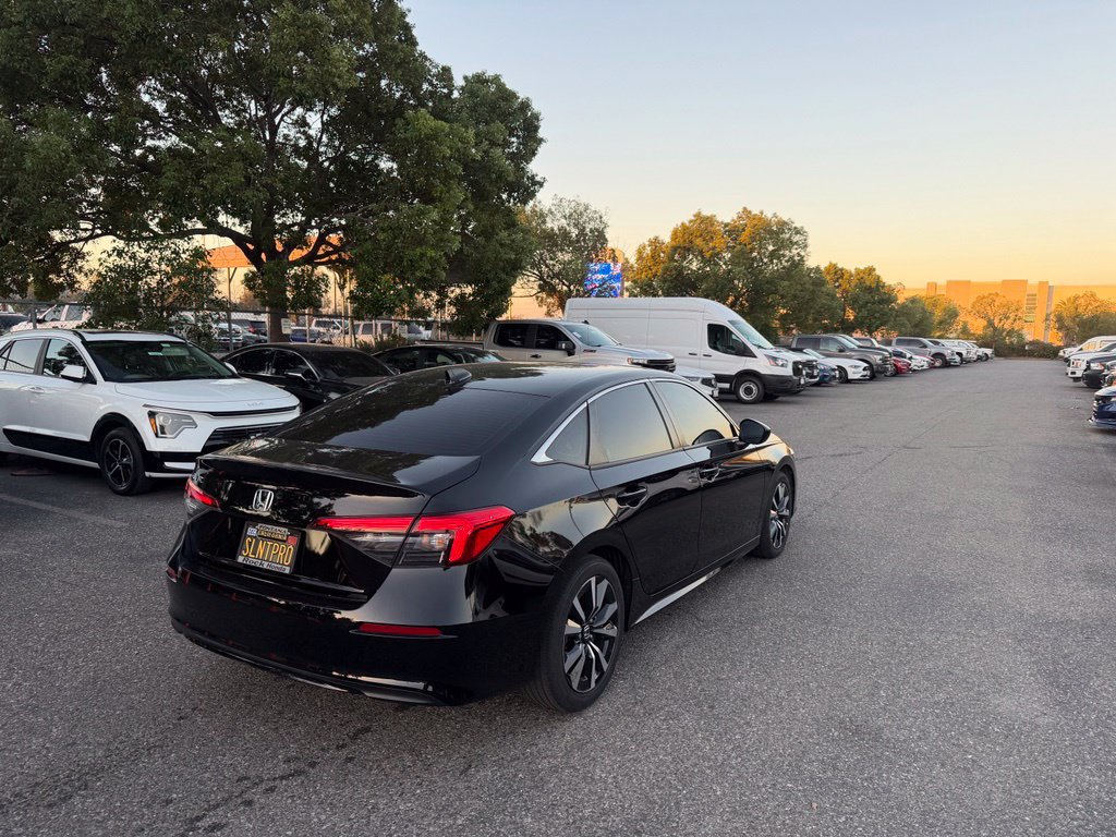 Used 2024 Honda Civic EX image 3