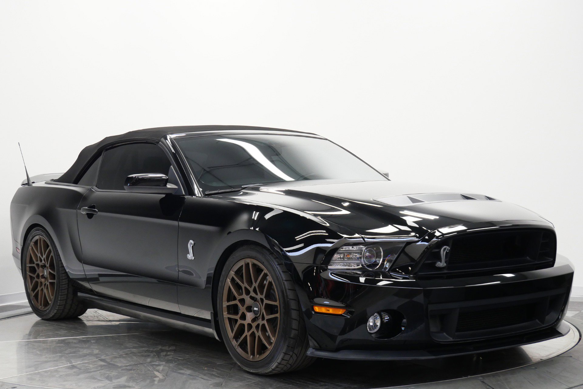 Used 2013 Ford Mustang Shelby GT500 RWD image 3