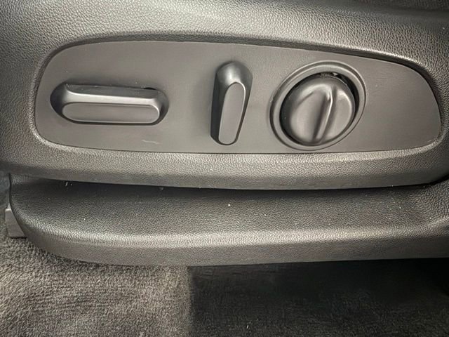 Used 2021 Chevrolet Traverse LT image 28