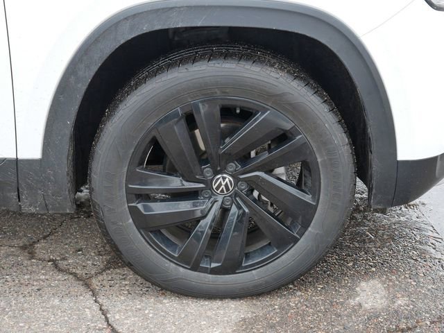 Certified 2023 Volkswagen Atlas Cross Sport SE image 9