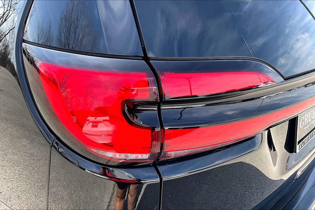Used 2024 Chrysler Pacifica Touring-L image 43