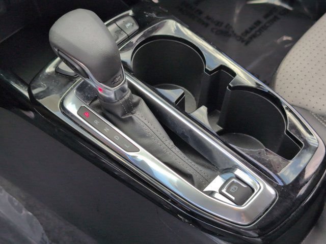 Used 2025 Chevrolet Trax LT w/ LT Convenience Package FWD image 19