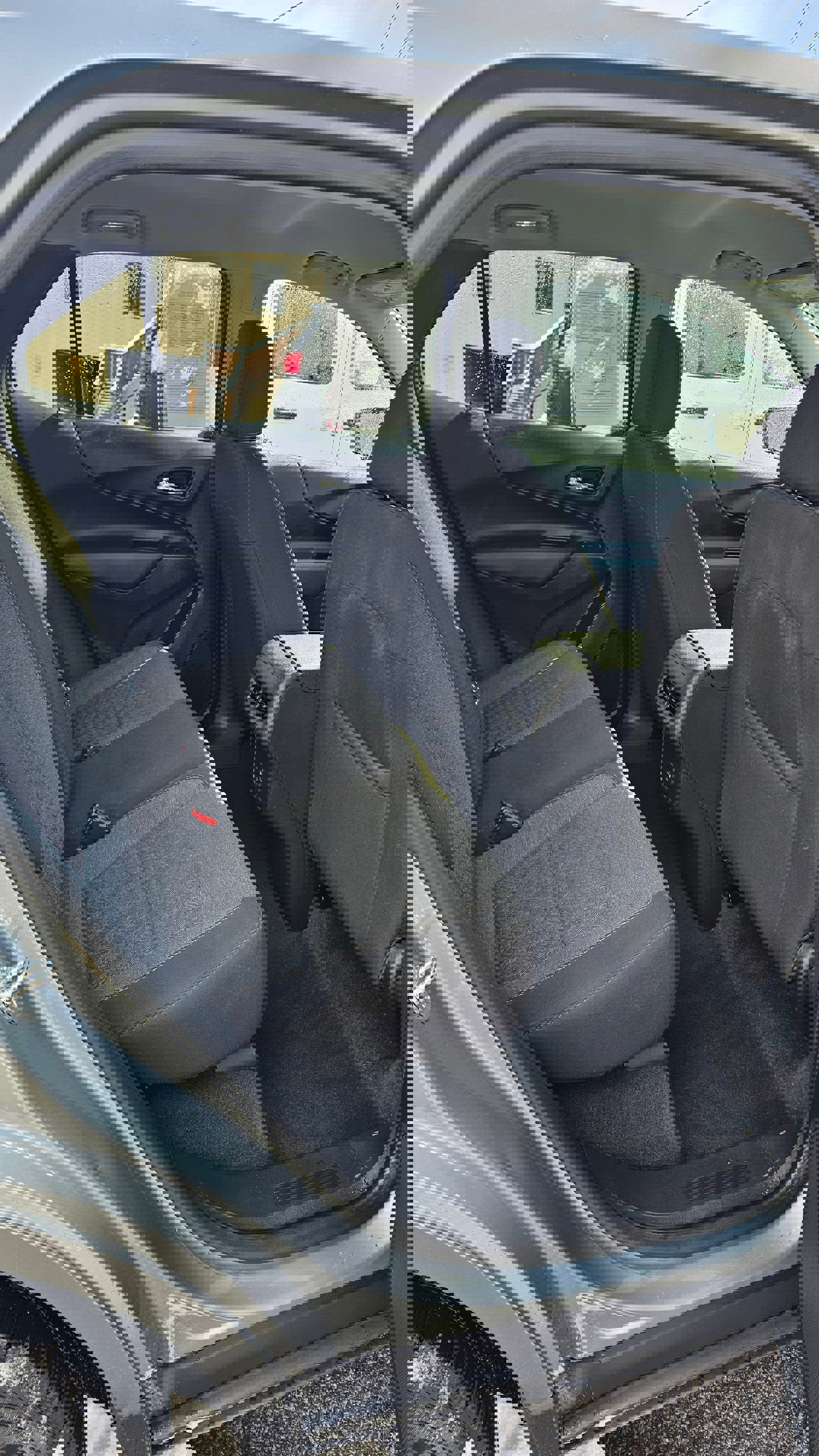 Used 2023 Chevrolet Equinox LT w/ Driver Convenience Package image 9