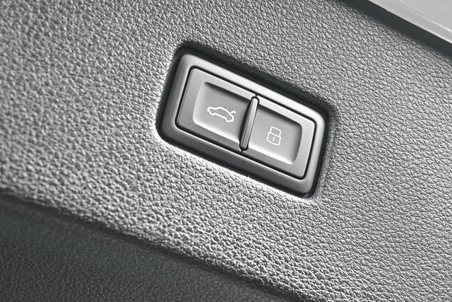 New 2025 Audi Q8 Premium image 29