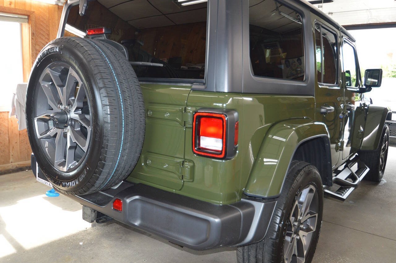 Used 2024 Jeep Wrangler Unlimited w/ Convenience Group AWD/4WD image 14