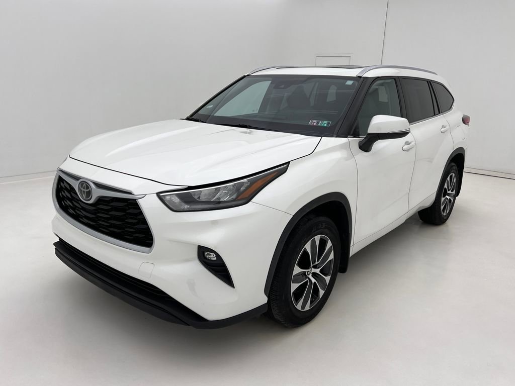 Used 2020 Toyota Highlander XLE image 4