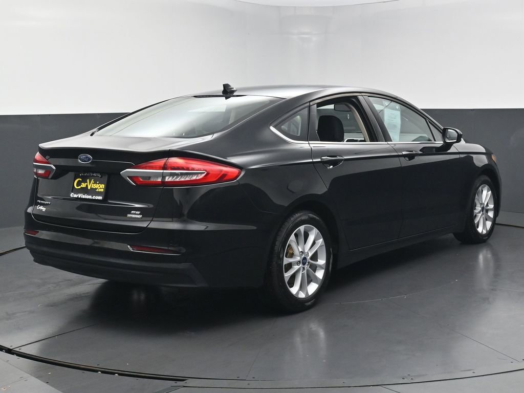 Used 2020 Ford Fusion SE FWD image 5