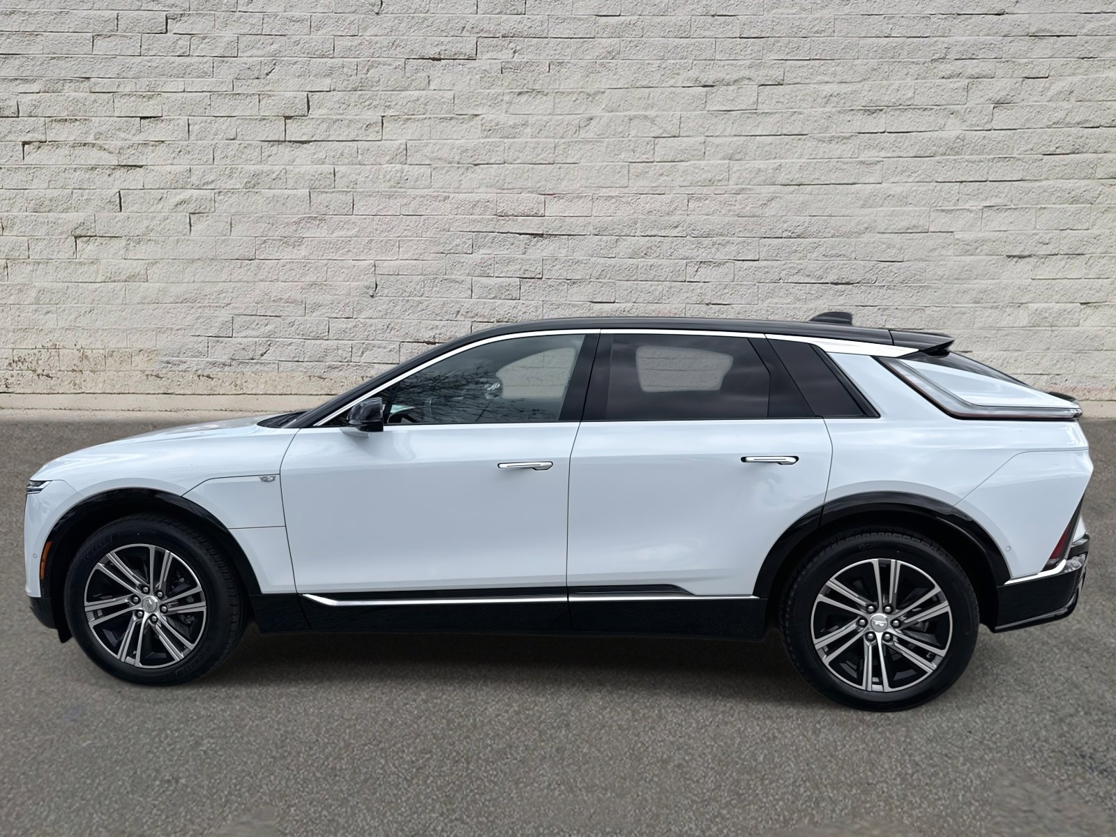 New 2026 Cadillac Lyriq Premium Luxury w/ LPO, Floor Liner Package image 8