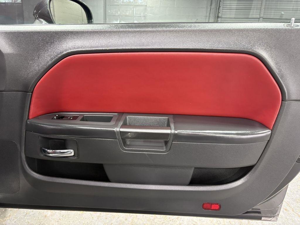 Used 2014 Dodge Challenger SXT Plus RWD image 31