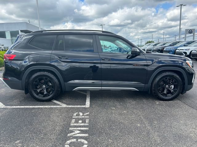 Used 2024 Volkswagen Atlas Peak Edition SEL AWD/4WD image 9