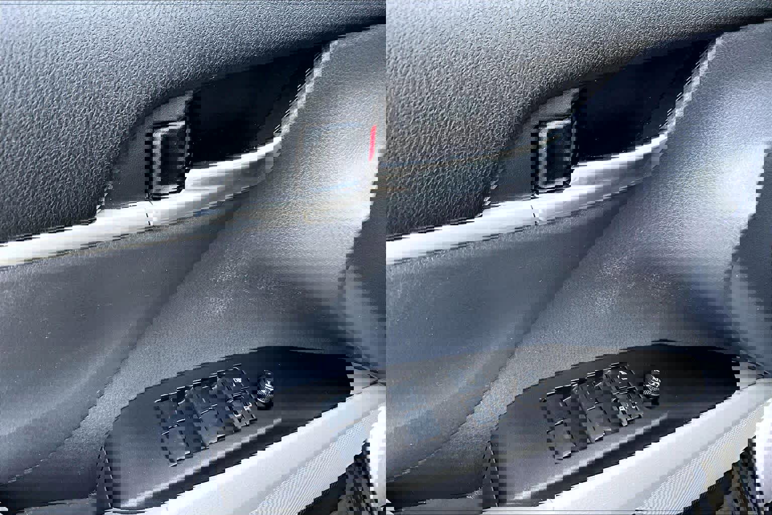 Used 2023 Toyota Camry LE image 31