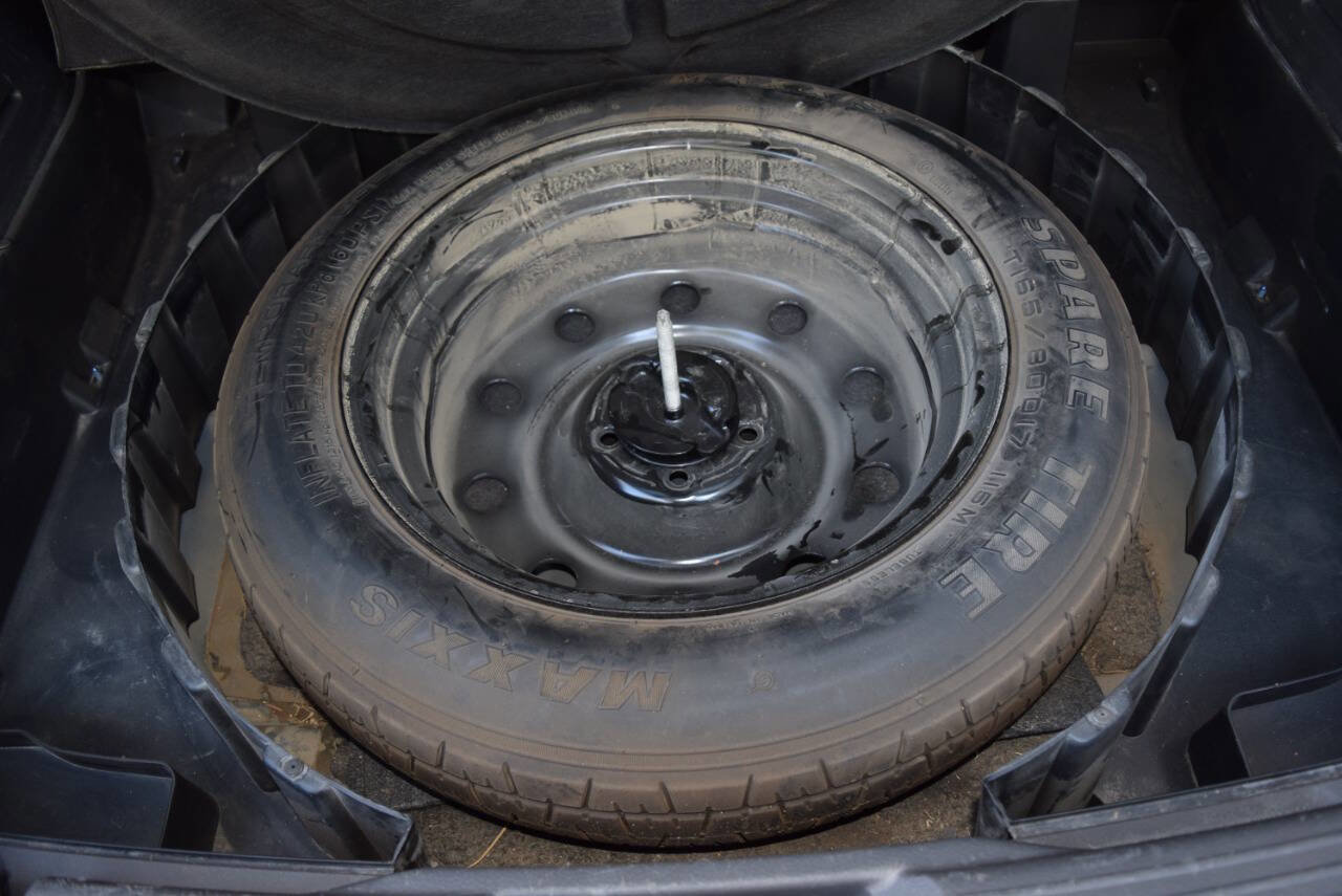 Used 2013 Ford Edge SE image 52