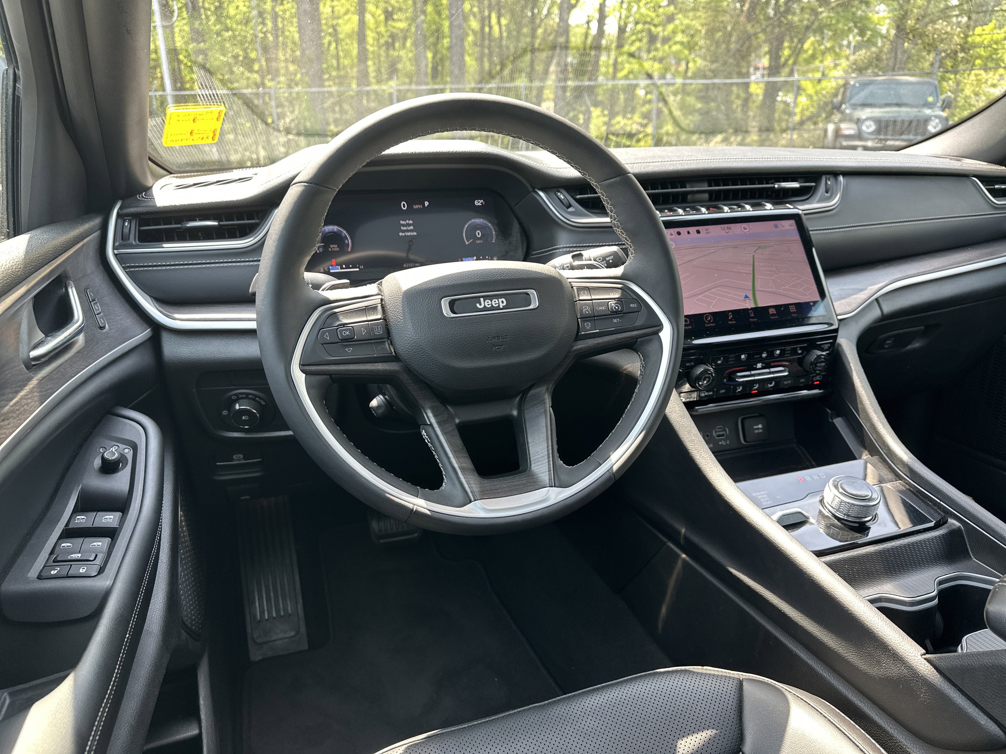 Used 2024 Jeep Grand Cherokee L Limited w/ Luxury Tech Group II image 26