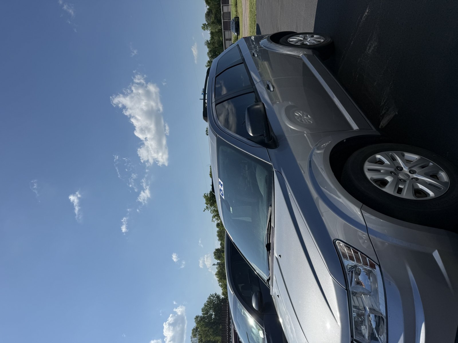 Used 2019 Dodge Journey SE FWD image 3