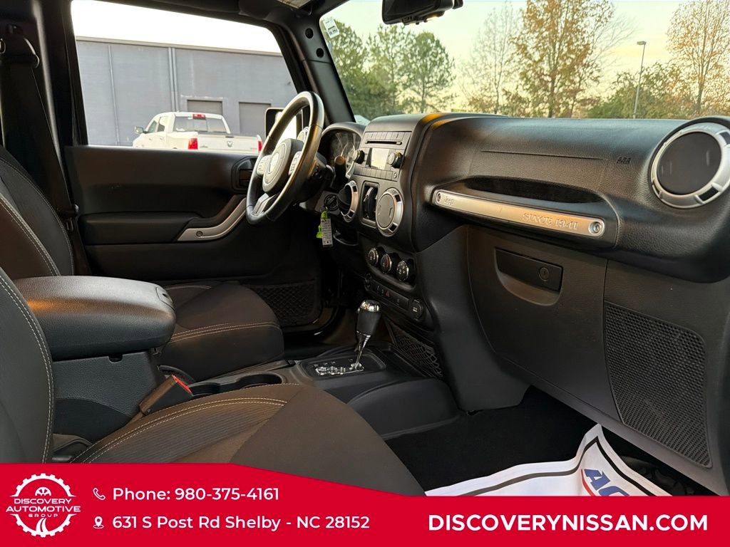 Used 2016 Jeep Wrangler Unlimited Sahara image 33