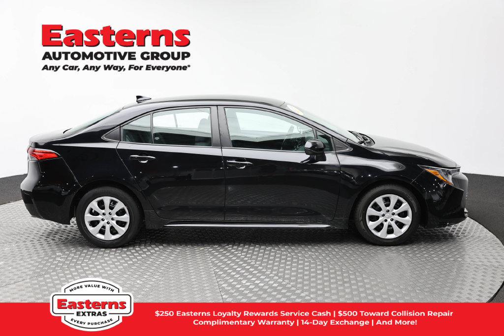 Used 2024 Toyota Corolla LE FWD image 5