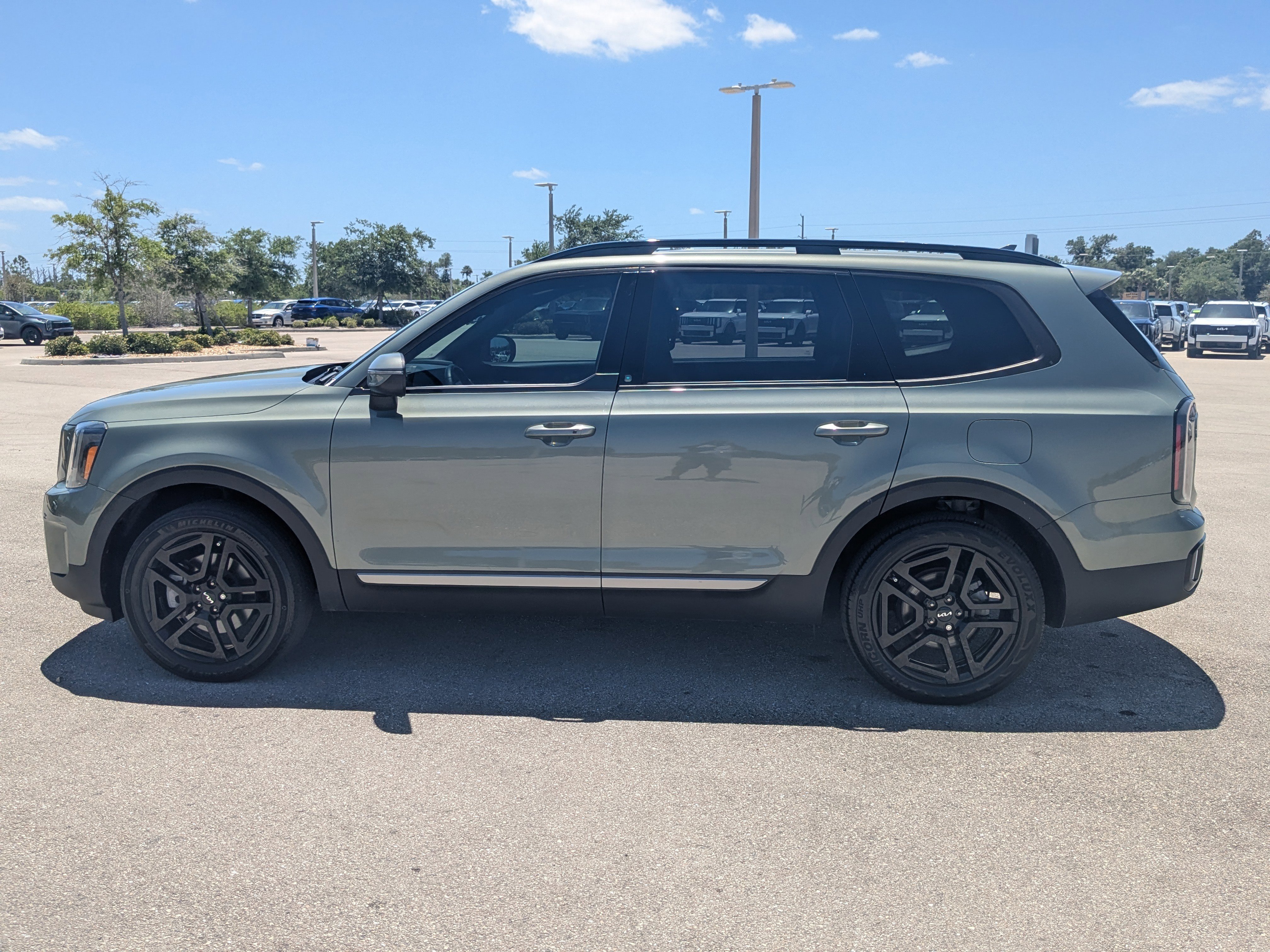 Used 2023 Kia Telluride EX X-Line AWD/4WD image 8