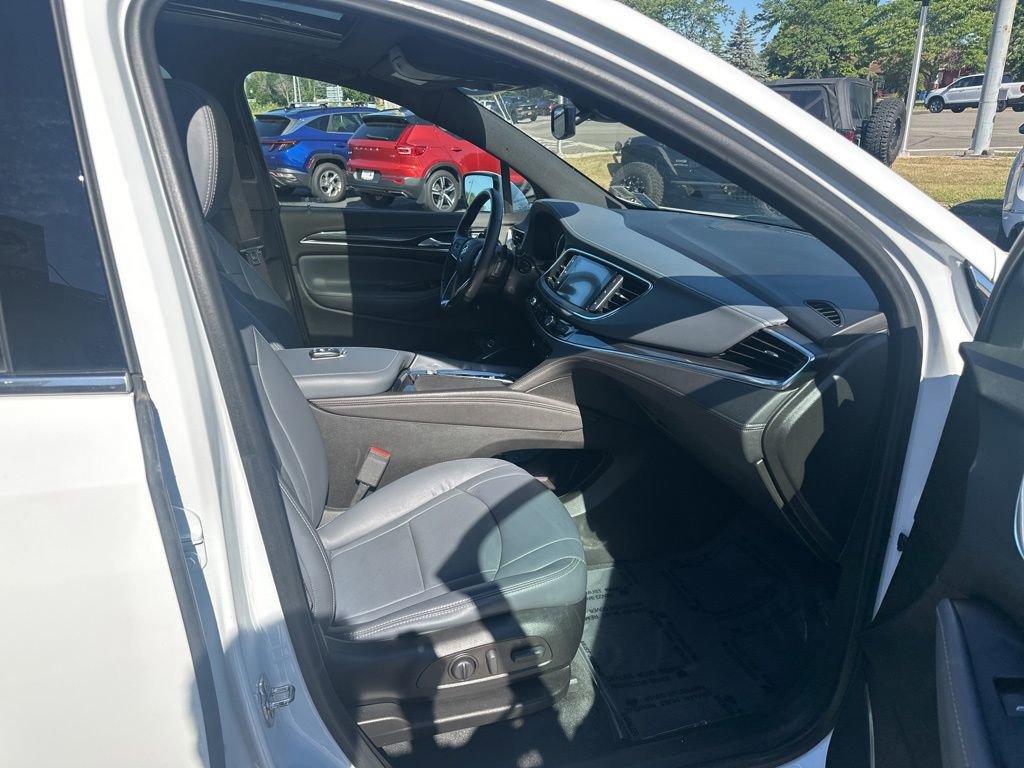 Used 2023 Buick Enclave Essence w/ Experience Buick Package image 39