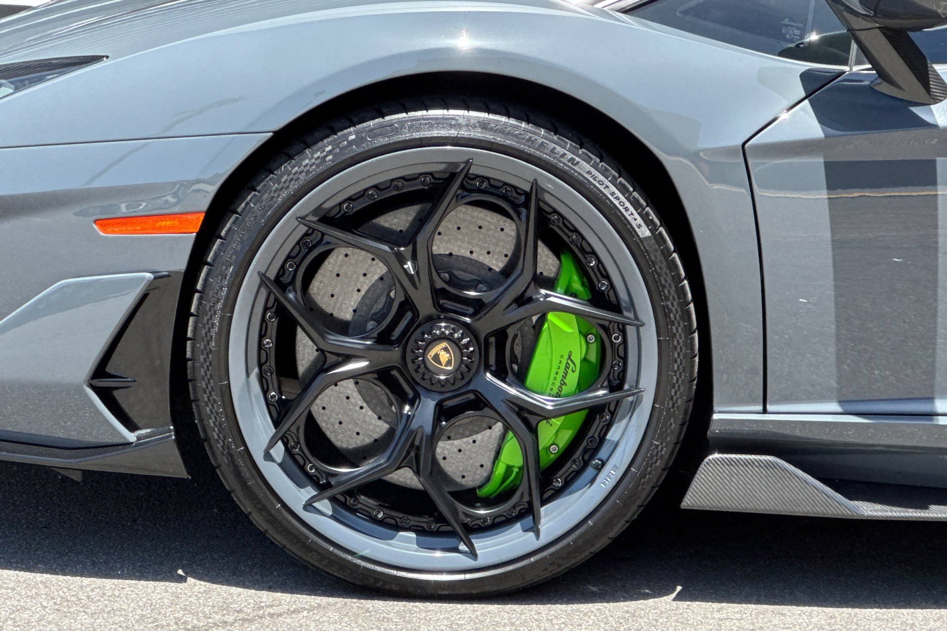 Used 2020 Lamborghini Aventador SVJ AWD/4WD image 43