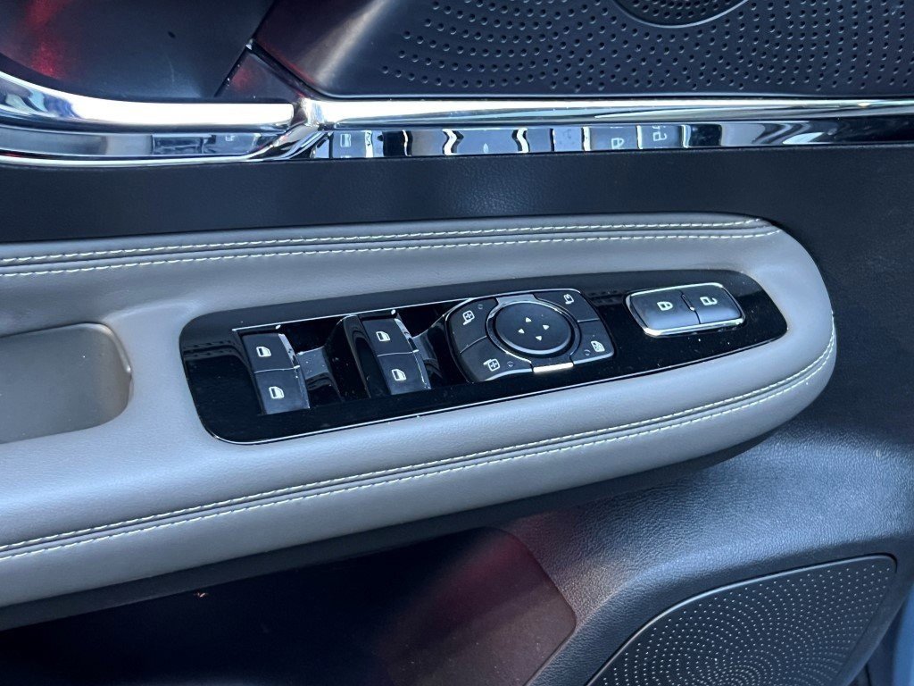 Certified 2024 Lincoln Corsair Reserve w/ Equipment Group 201A image 18