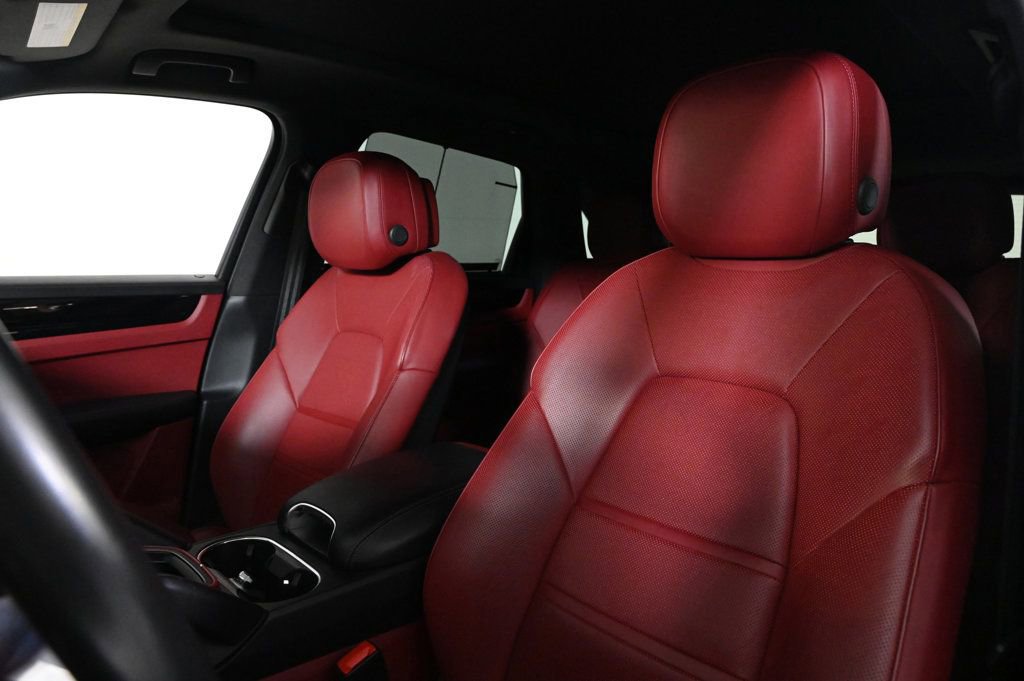 Certified 2022 Porsche Cayenne image 5