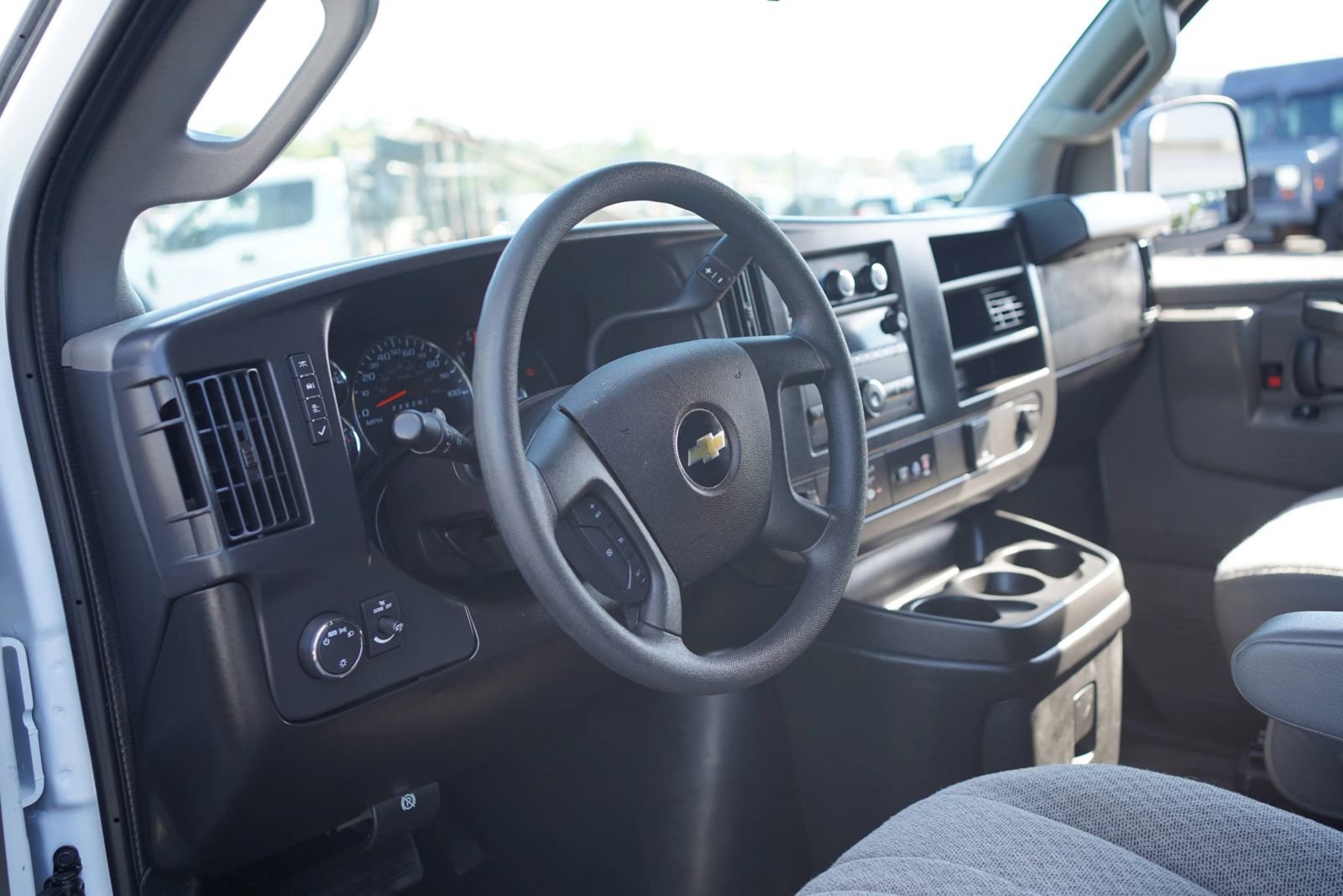 Used 2025 Chevrolet Express 2500 w/ Communications Package RWD image 19