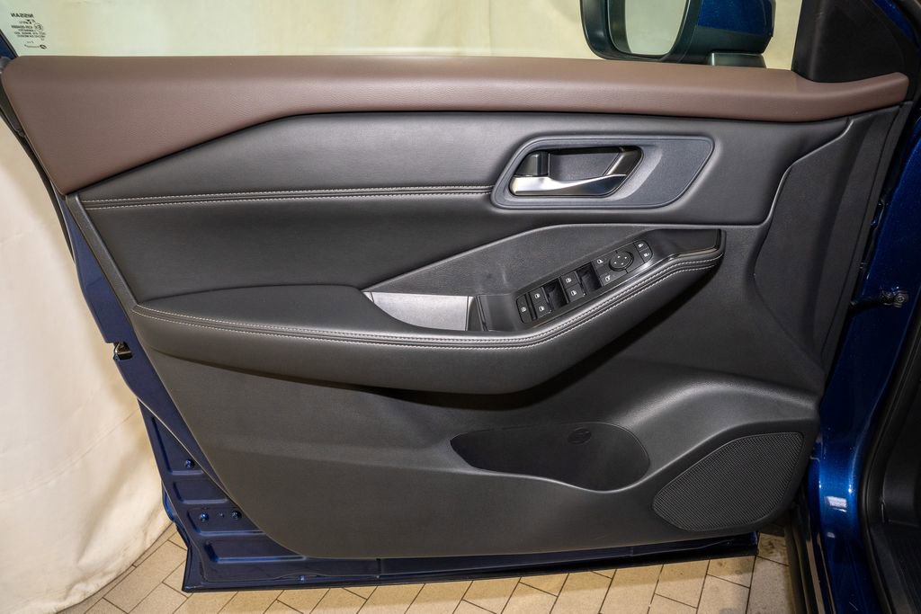 Certified 2023 Nissan Rogue SV w/ SV Premium B Package image 13