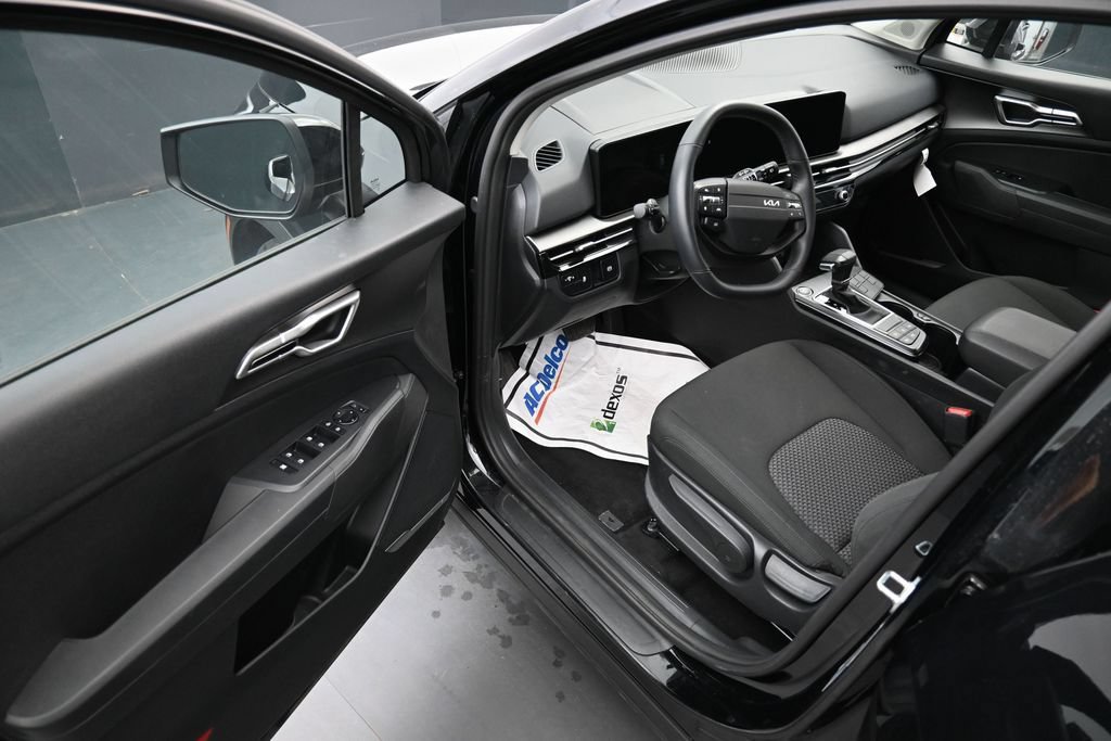 New 2026 Kia Sportage LX FWD image 11