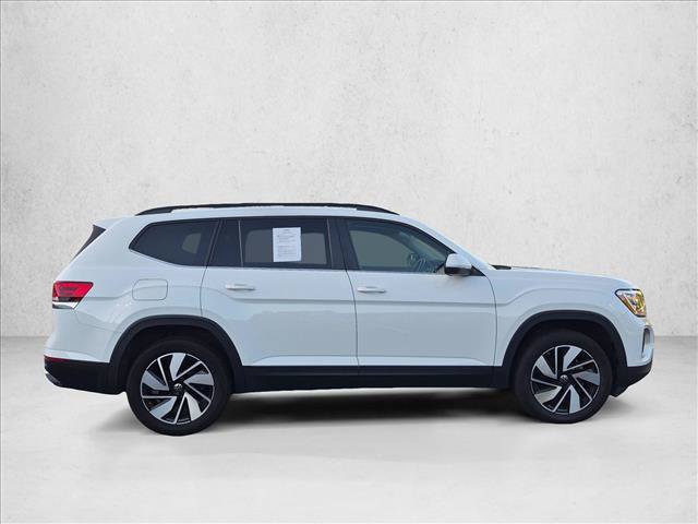 Used 2025 Volkswagen Atlas SE FWD image 4