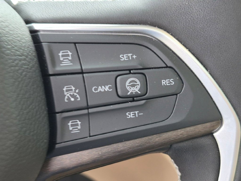 New 2026 Jeep Grand Cherokee Limited RWD image 17