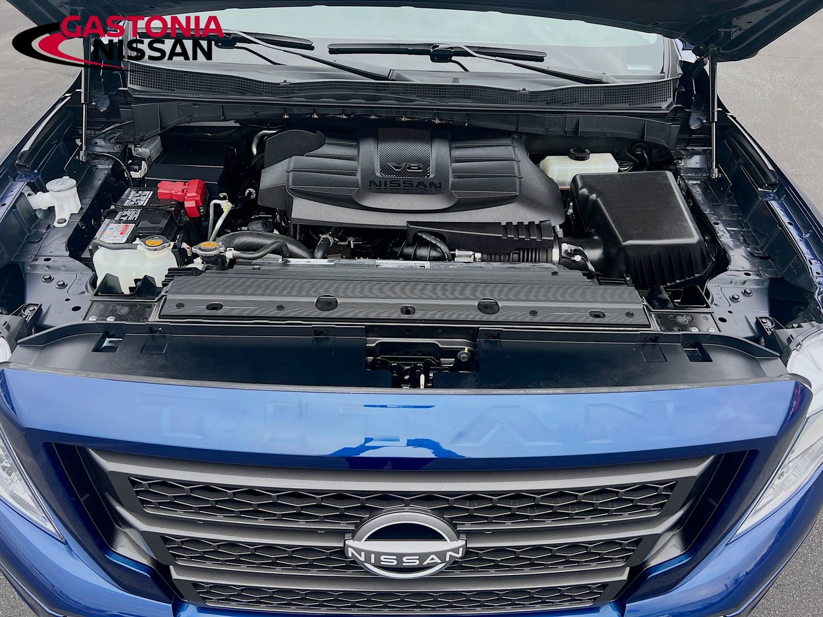 Used 2024 Nissan Titan SV w/ SV Convenience Package image 38