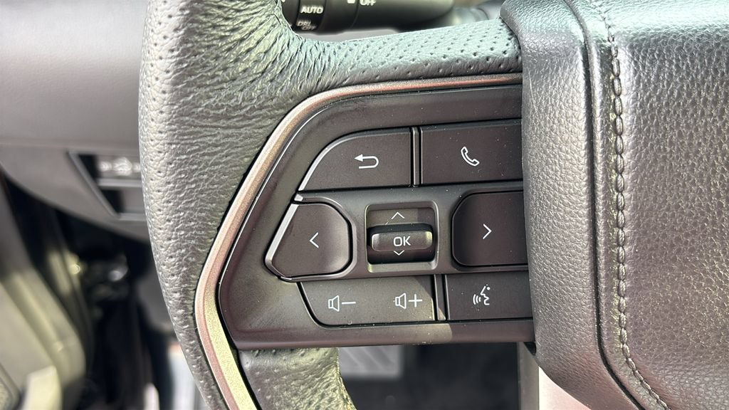 Used 2025 Toyota Tundra Limited AWD/4WD image 16